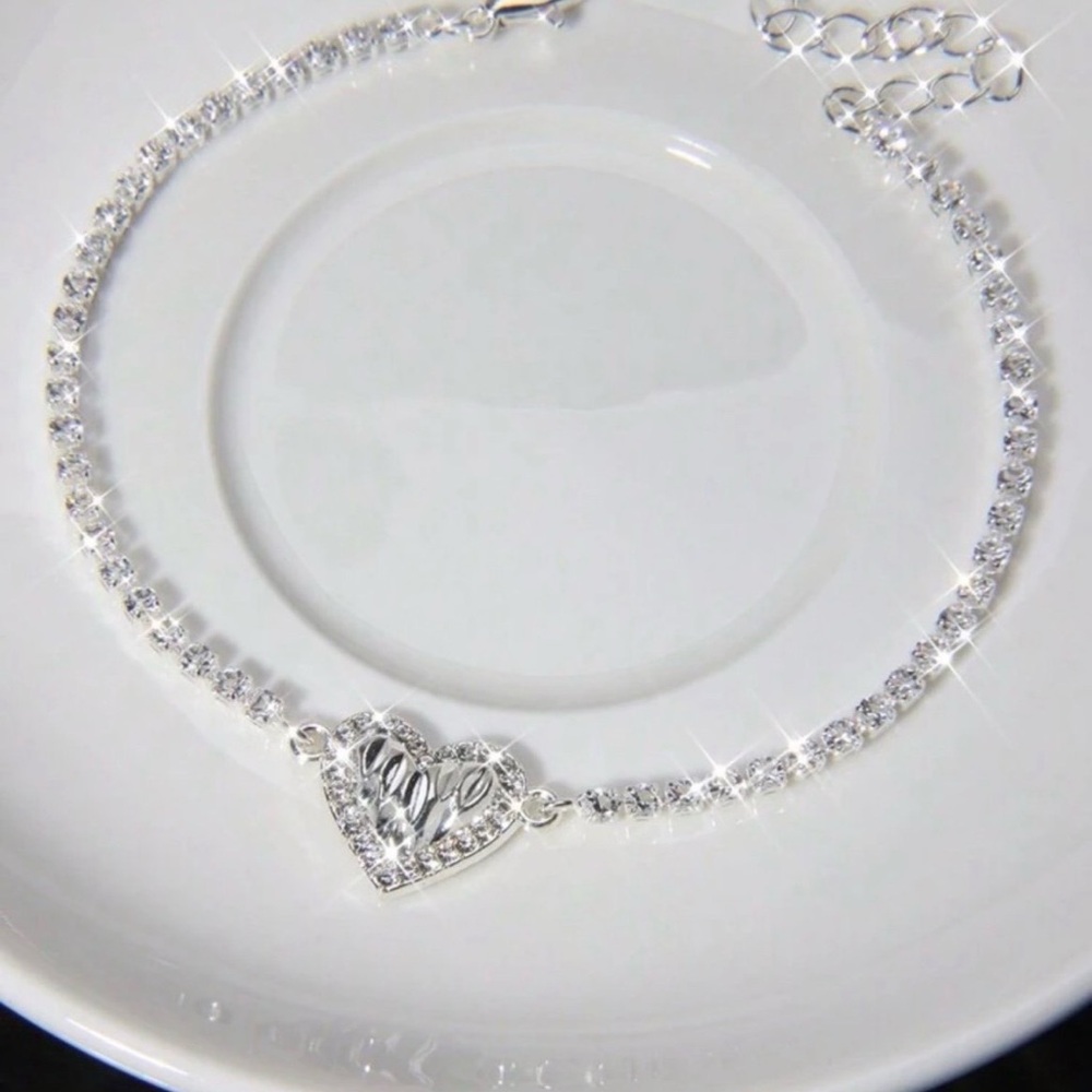 NWT Elegant Shiny Silver Heart & Zirconias Bracelet